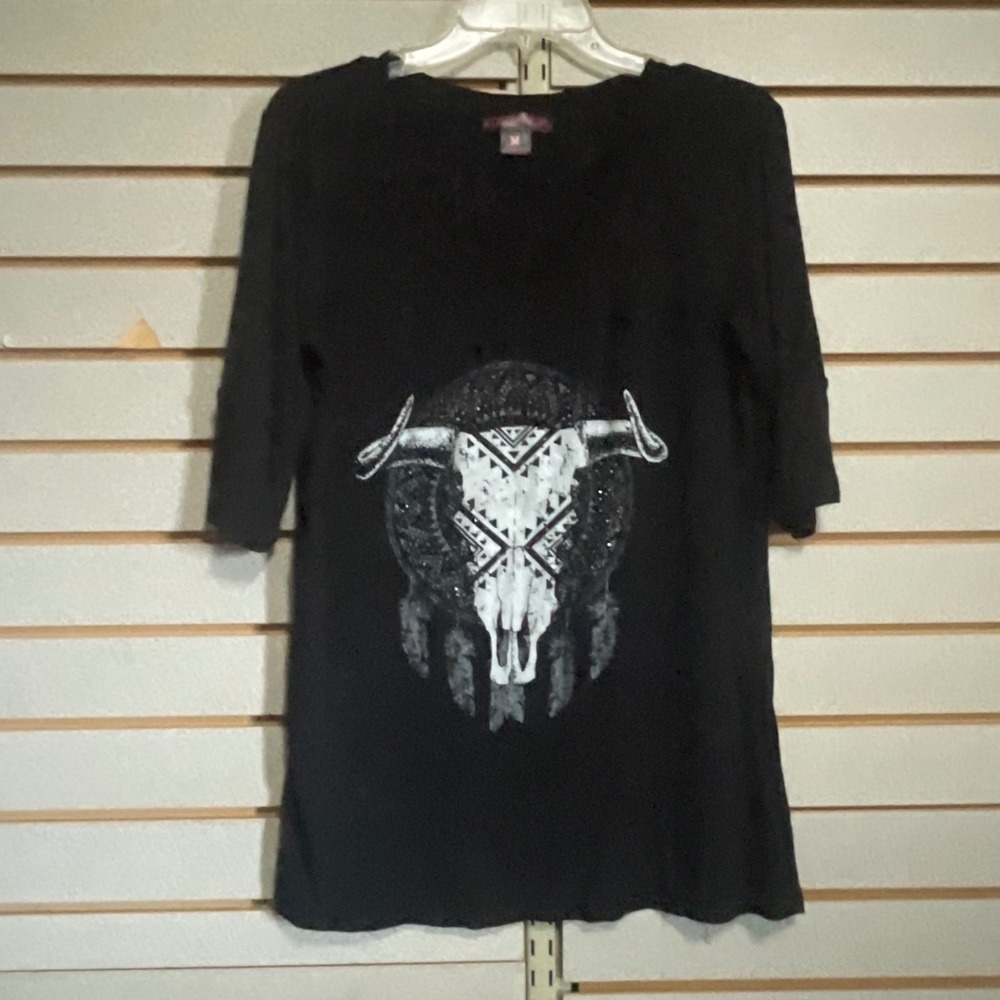 Rock & Roll Cowgirl Black Steer Skull Graphic V-Neck 3/4 Sleeve Top Rh Mn